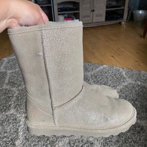 Women’s Bearpaw Glitter Boots size 8